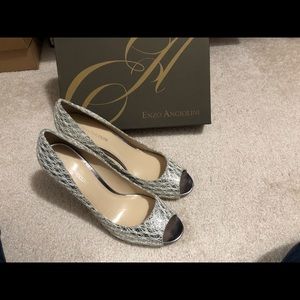 Dress shoes